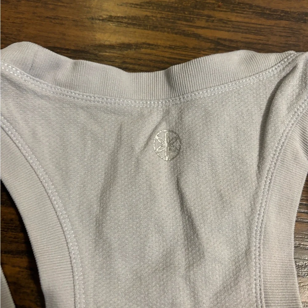 WORKOUT TOP - Picture 2 of 3